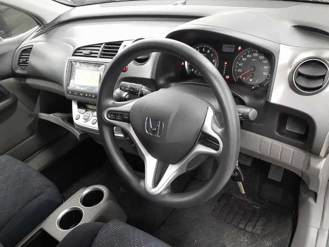 HONDA STREAM 2011