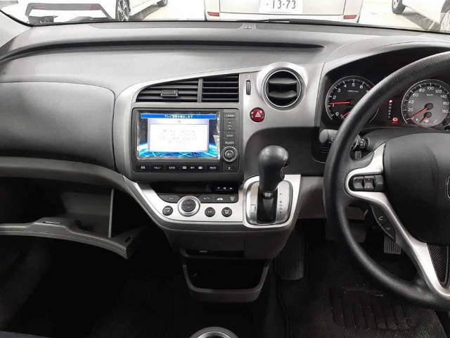 HONDA STREAM 2011