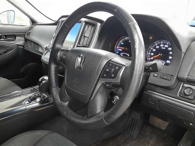 TOYOTA CROWN 2013