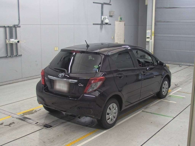 TOYOTA VITZ 2013
