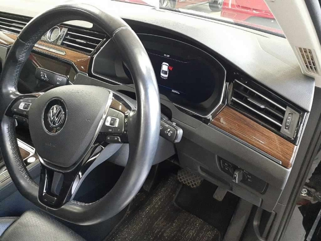 VOLKSWAGEN PASSAT 2020