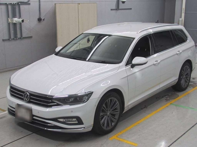 VOLKSWAGEN PASSAT VARIANT 2022