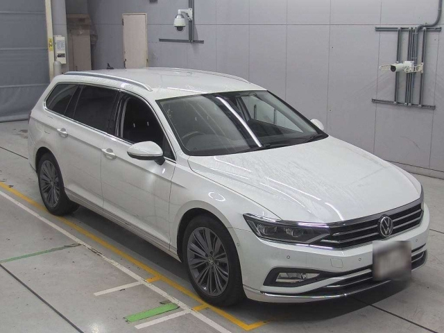 VOLKSWAGEN PASSAT VARIANT 2022