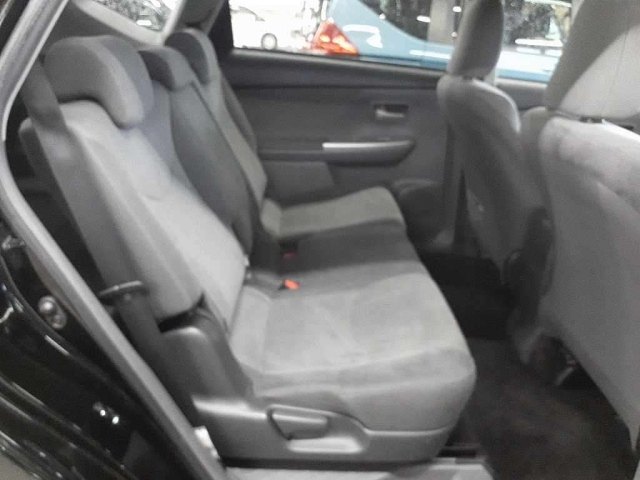 TOYOTA PRIUS ALPHA 2013