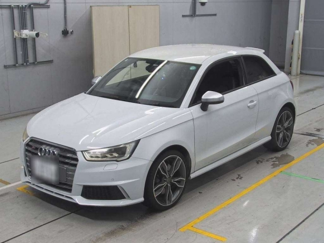 AUDI S1 2015
