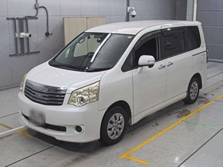 TOYOTA NOAH 2012
