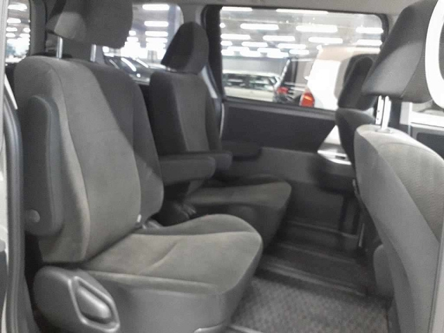 TOYOTA NOAH 2012