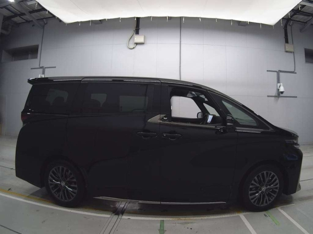 TOYOTA VELLFIRE 2025