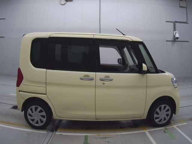 DAIHATSU TANTO 2014