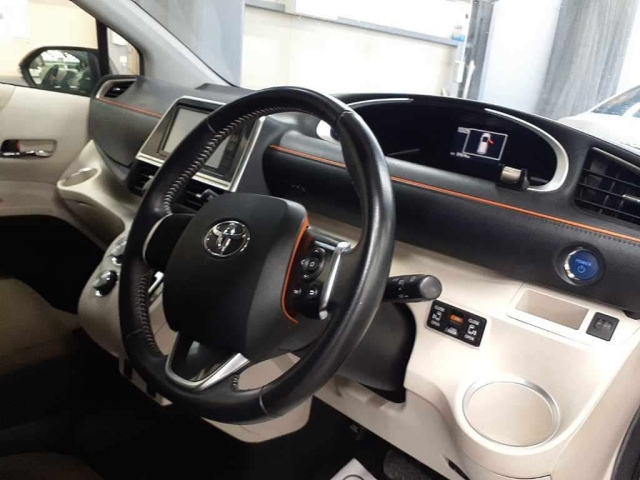 TOYOTA SIENTA 2017