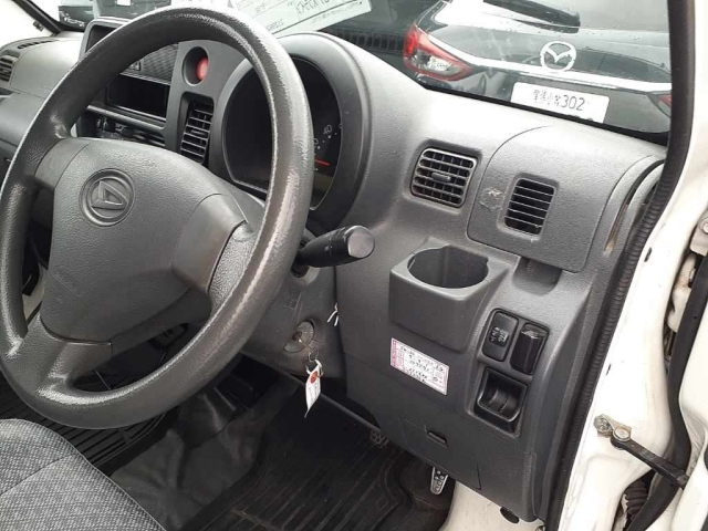 DAIHATSU HIJET VAN 2009