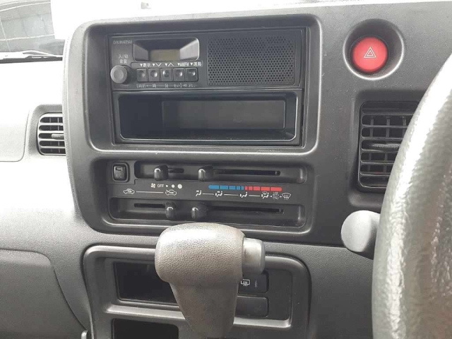 DAIHATSU HIJET VAN 2009