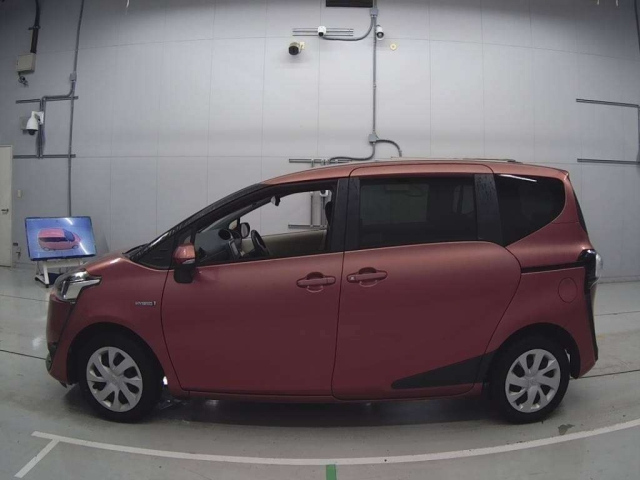 TOYOTA SIENTA 2017