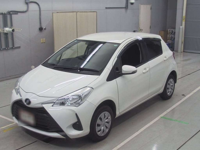 TOYOTA VITZ 2018