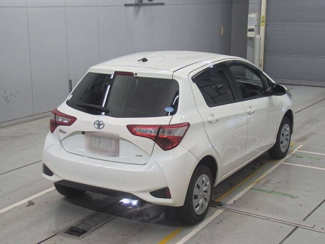TOYOTA VITZ 2018