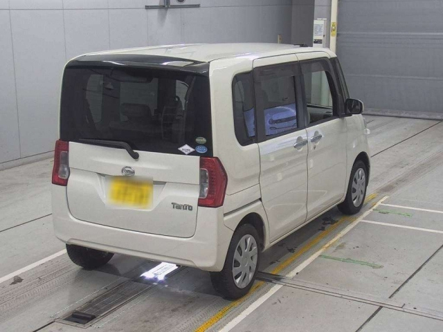 DAIHATSU TANTO 2015