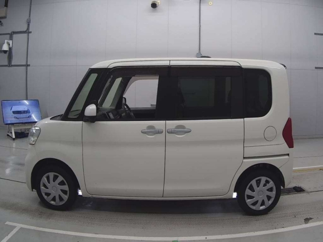 DAIHATSU TANTO 2015