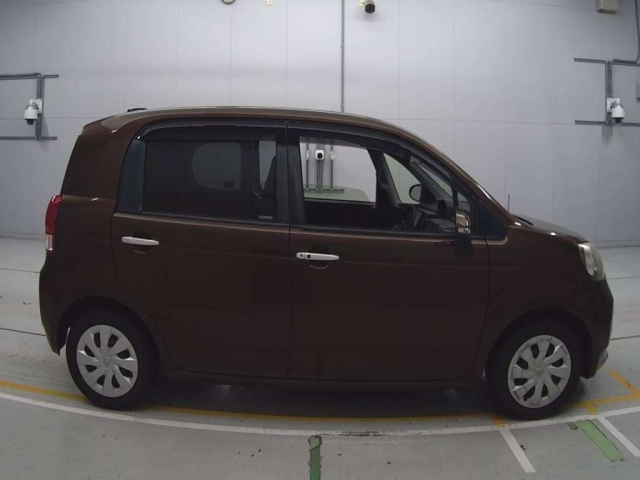 TOYOTA PORTE 2013