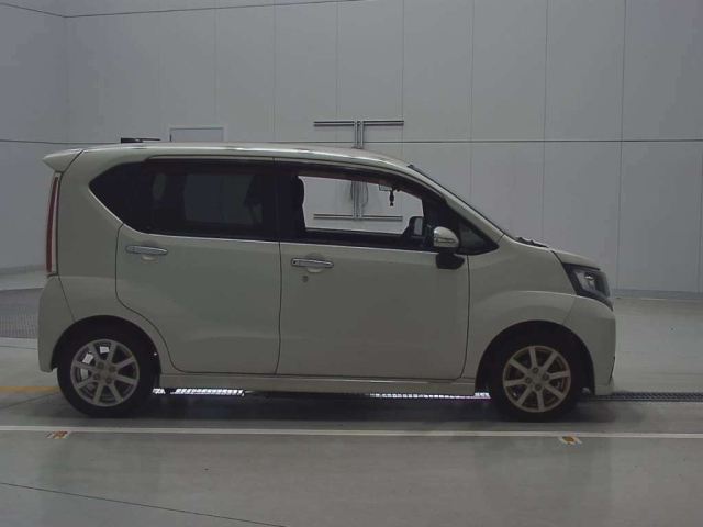 DAIHATSU MOVE 2015