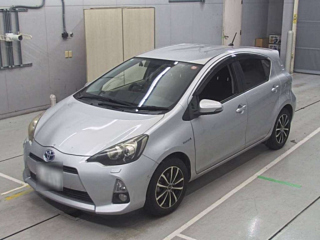 TOYOTA AQUA 2013