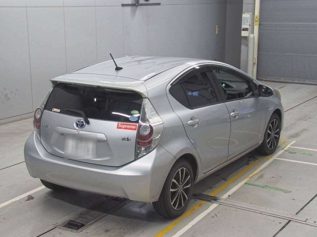 TOYOTA AQUA 2013