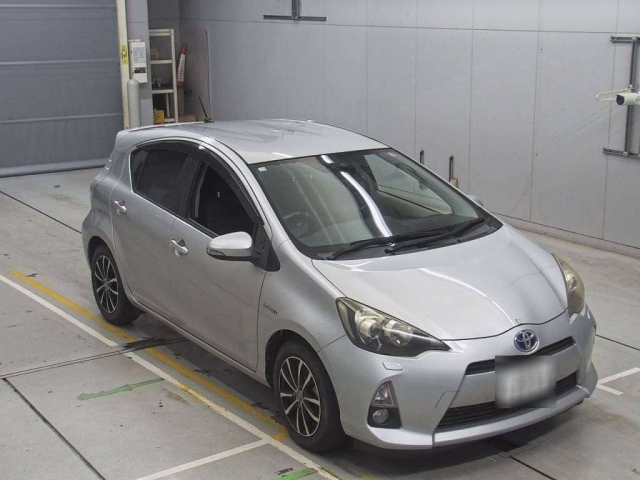 TOYOTA AQUA 2013
