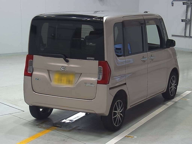 DAIHATSU TANTO 2014