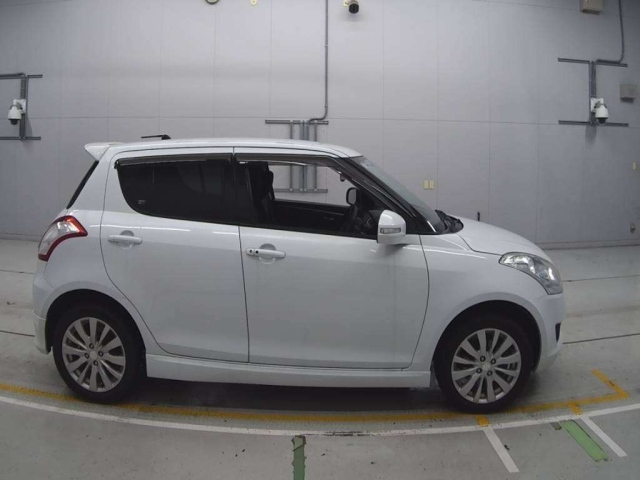 SUZUKI SWIFT 2012