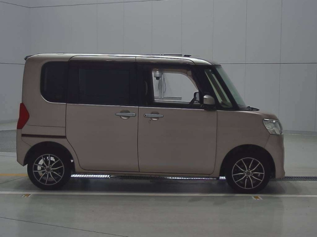 DAIHATSU TANTO 2014