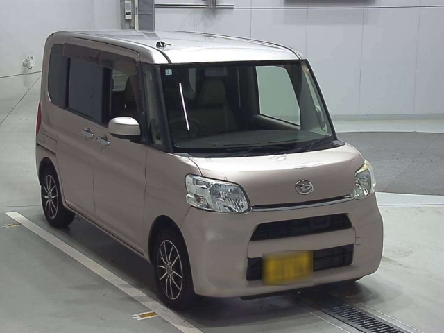 DAIHATSU TANTO 2014