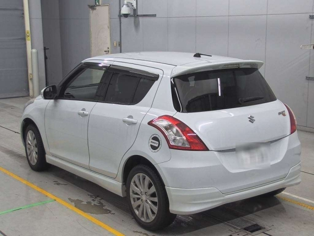 SUZUKI SWIFT 2012