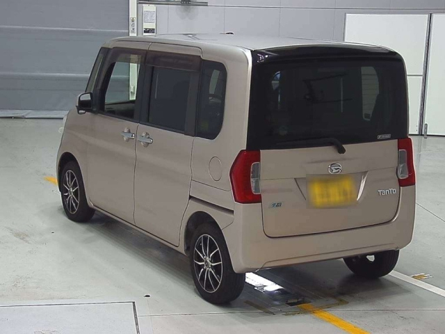 DAIHATSU TANTO 2014