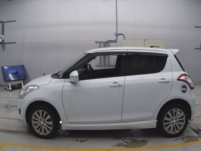 SUZUKI SWIFT 2012