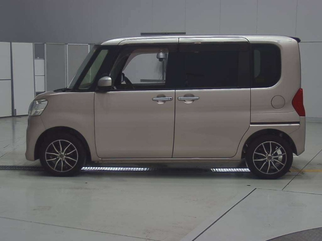 DAIHATSU TANTO 2014
