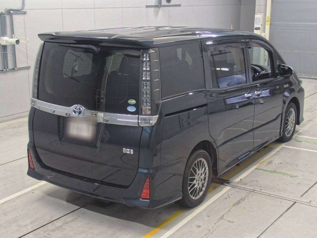 TOYOTA VOXY 2016