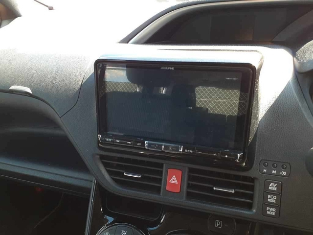 TOYOTA VOXY 2016