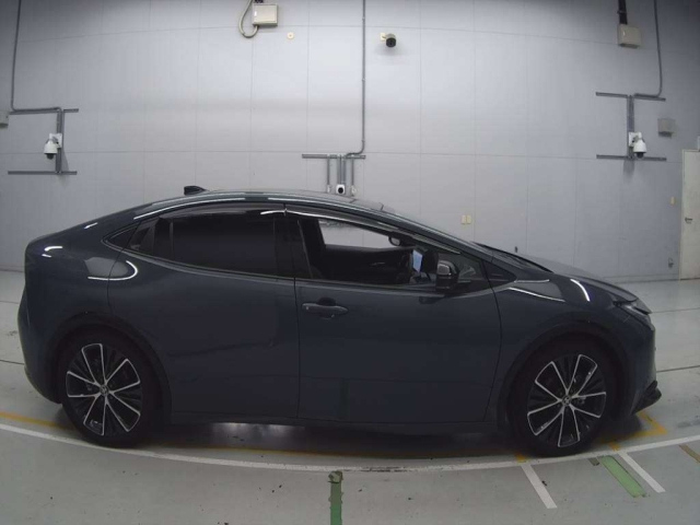 TOYOTA PRIUS 2025