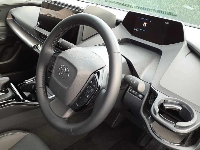 TOYOTA PRIUS 2025