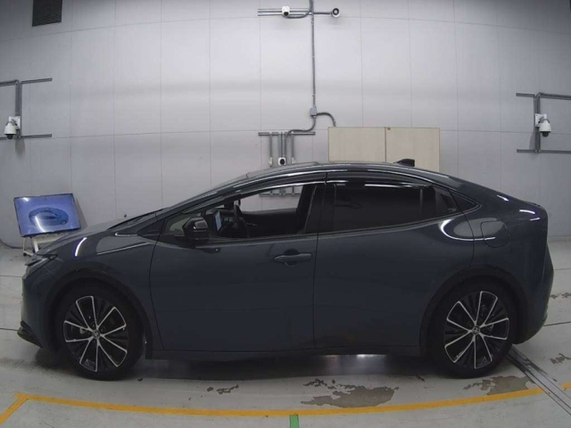 TOYOTA PRIUS 2025