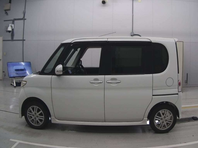 DAIHATSU TANTO 2010
