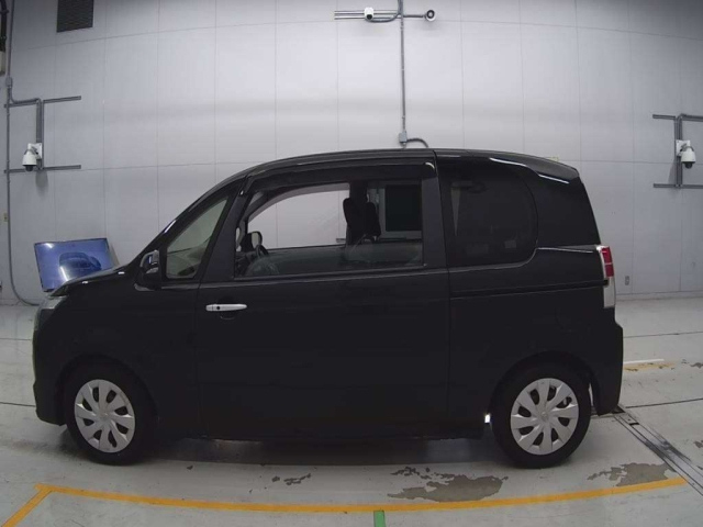 TOYOTA SPADE 2016
