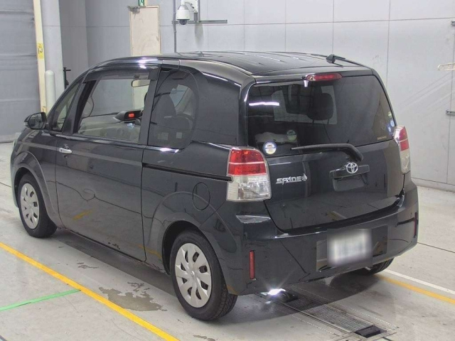 TOYOTA SPADE 2016