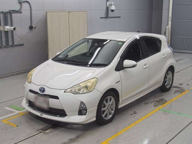 TOYOTA AQUA 2013
