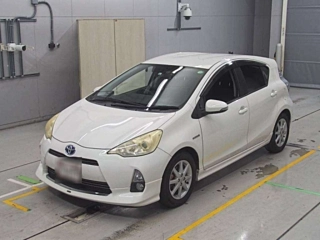 TOYOTA AQUA 2013