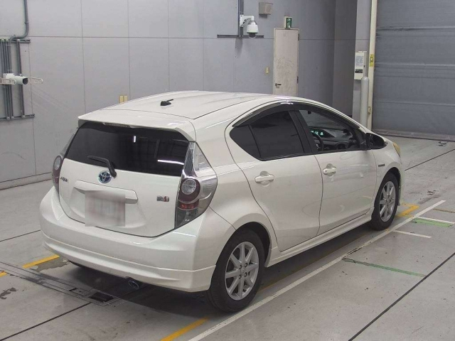 TOYOTA AQUA 2013