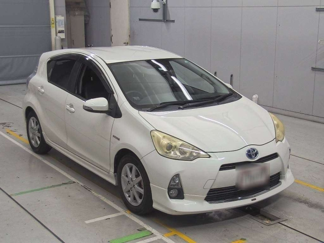 TOYOTA AQUA 2013
