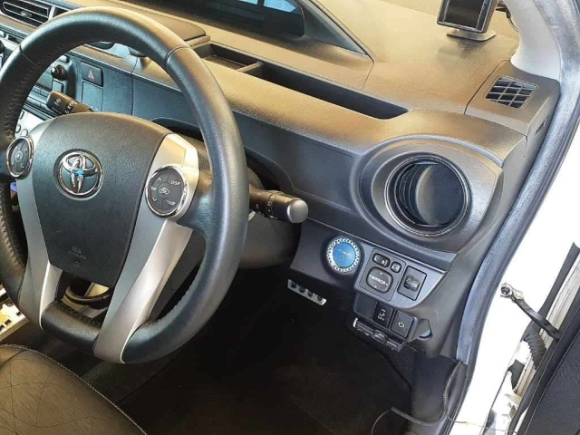 TOYOTA AQUA 2013