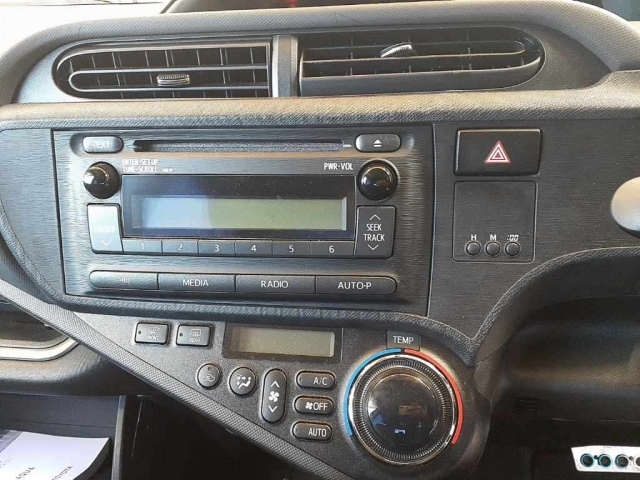 TOYOTA AQUA 2013