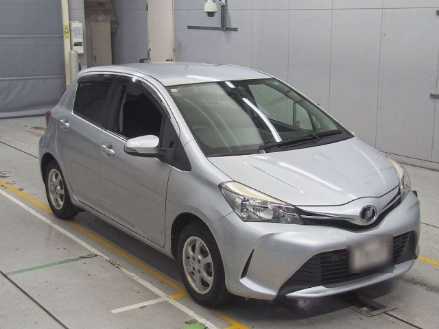 TOYOTA VITZ 2015