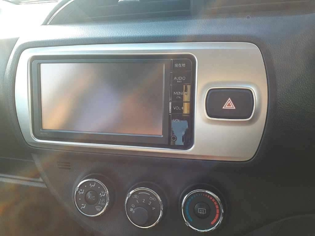 TOYOTA VITZ 2015
